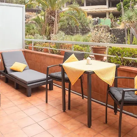 Amazing In Puerto De La Cruz With 1 Bedrooms, Outdoor Swimming Pool And Heated Swimming Pool Appartamento